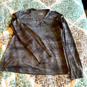 Lightweight  top under armour heat gear